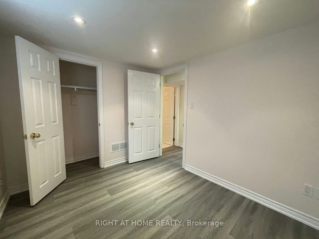 Lower-191 Princess Avenue, Toronto, ON, M2N 3R8 - 18
