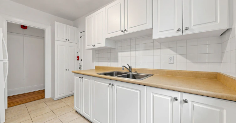 South 2nd-163 Highbourne Road, Toronto, ON, M5P 2J8 - 21