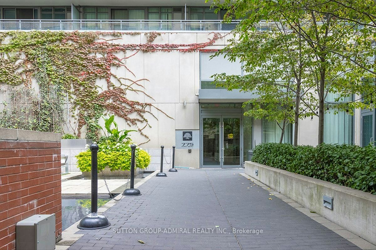 221-775 King Street W, Toronto, ON, M5V 2K3