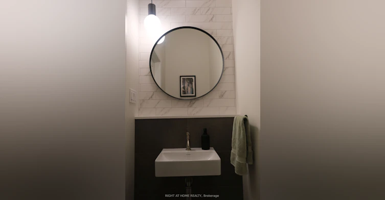 2-41 Spruce Street, Toronto, ON, M5A 2H8 - 4
