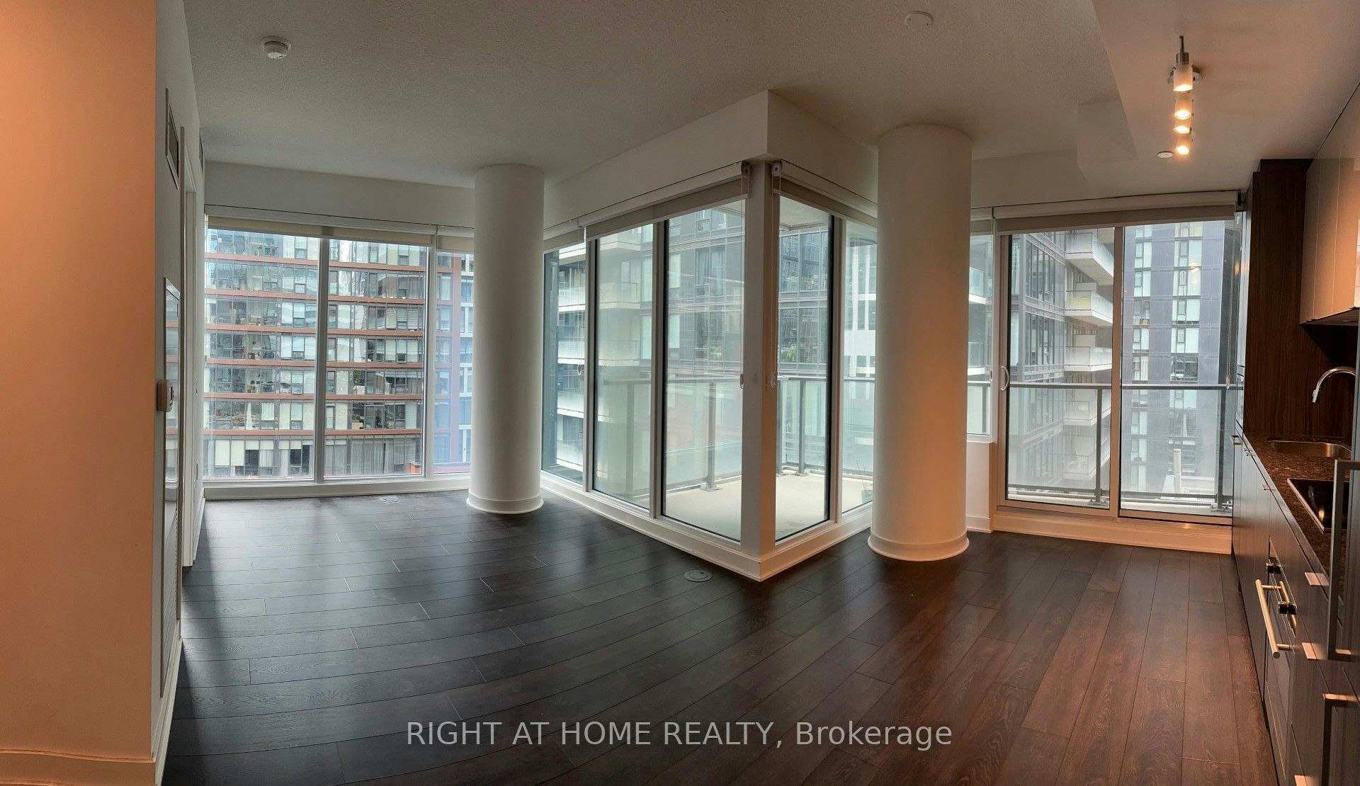1202-125 Blue Jays Way, Toronto, ON, M5V 0N5 - 13