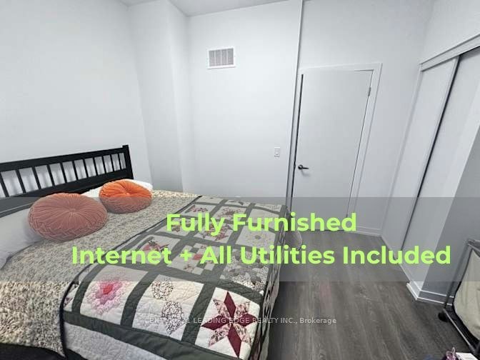Room 4-9 Spruce Pines Crescent, Toronto, ON, M4A 0A9