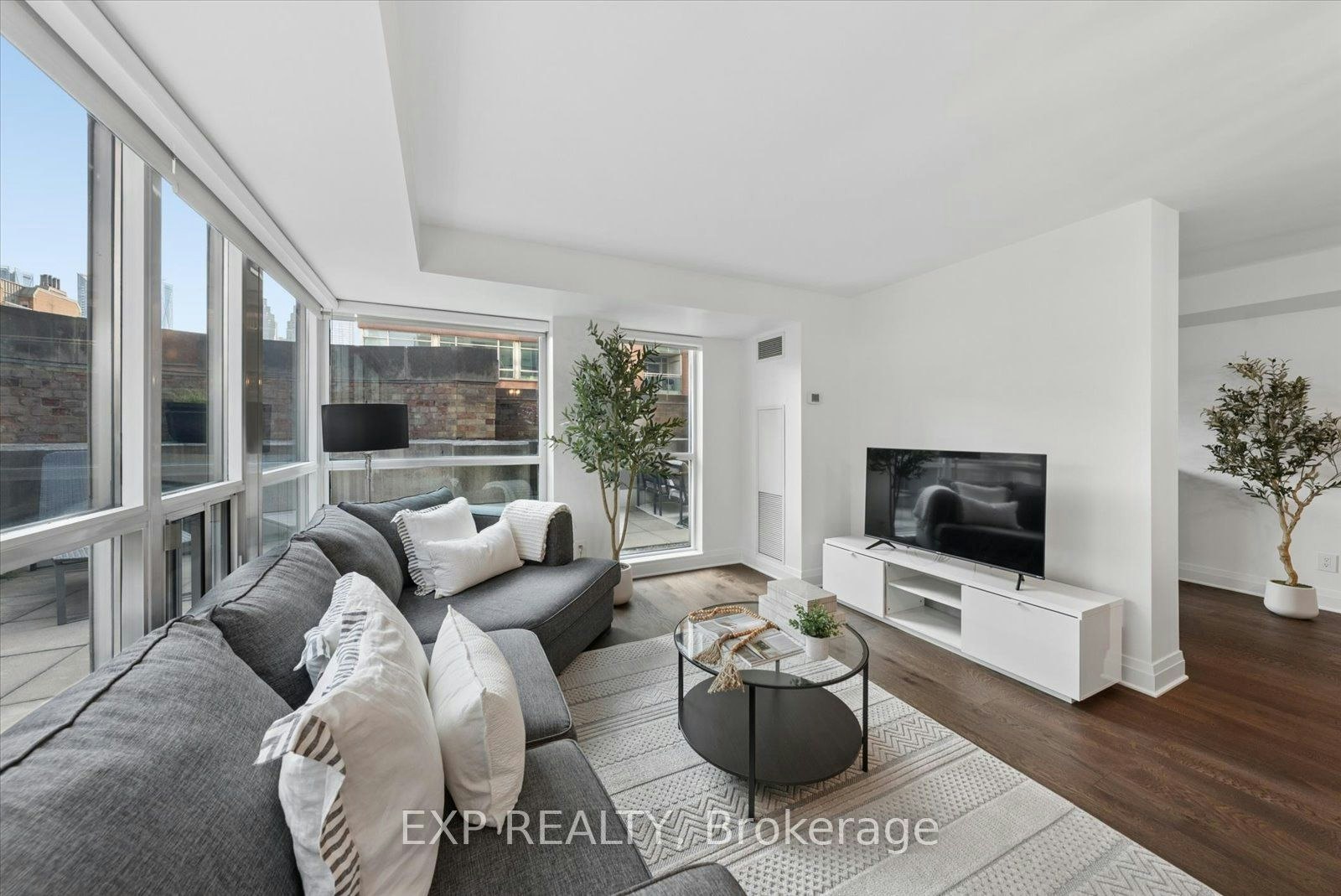 408-230 King Street E, Toronto, ON, M5A 1K5 - 4