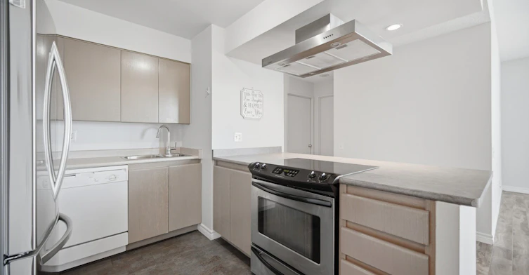 3603-750 Bay Street, Toronto, ON, M5G 1N6 - 13