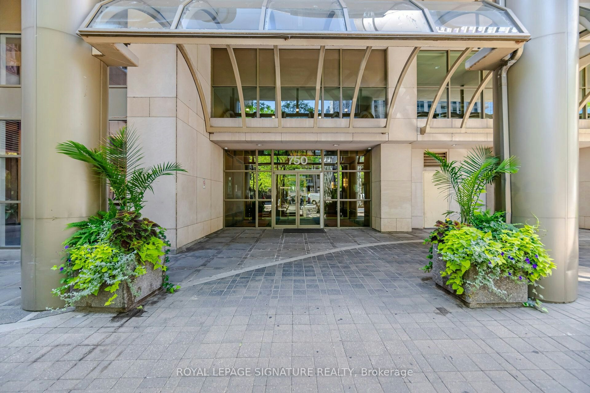 3603-750 Bay Street, Toronto, ON, M5G 1N6 - 2
