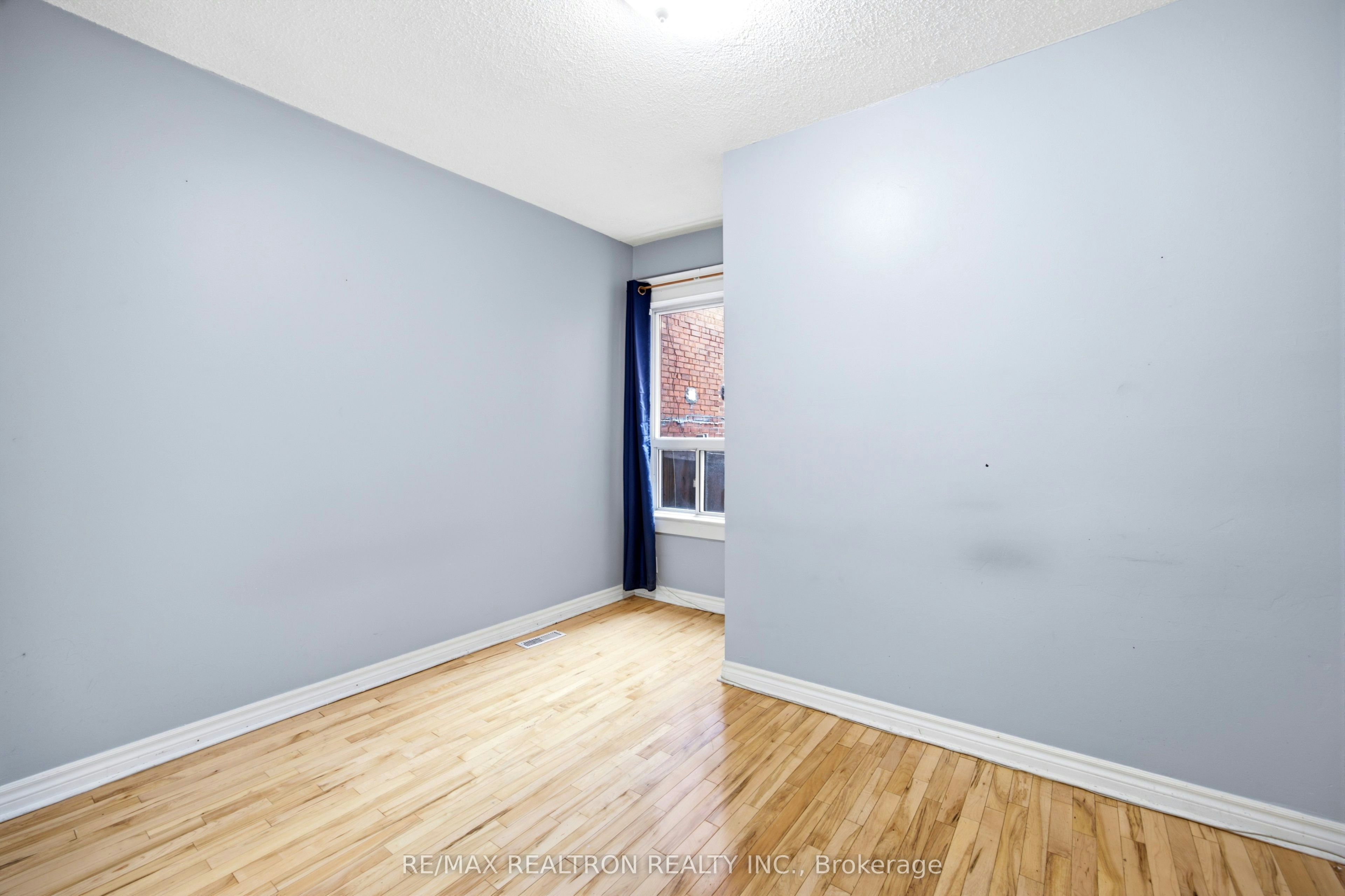 2-285 Oakwood Avenue, Toronto, ON, M6E 2V3 - 5