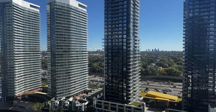 2015-18 Esther Shrine Boulevard, Toronto, ON, M2K 0J7 - 19