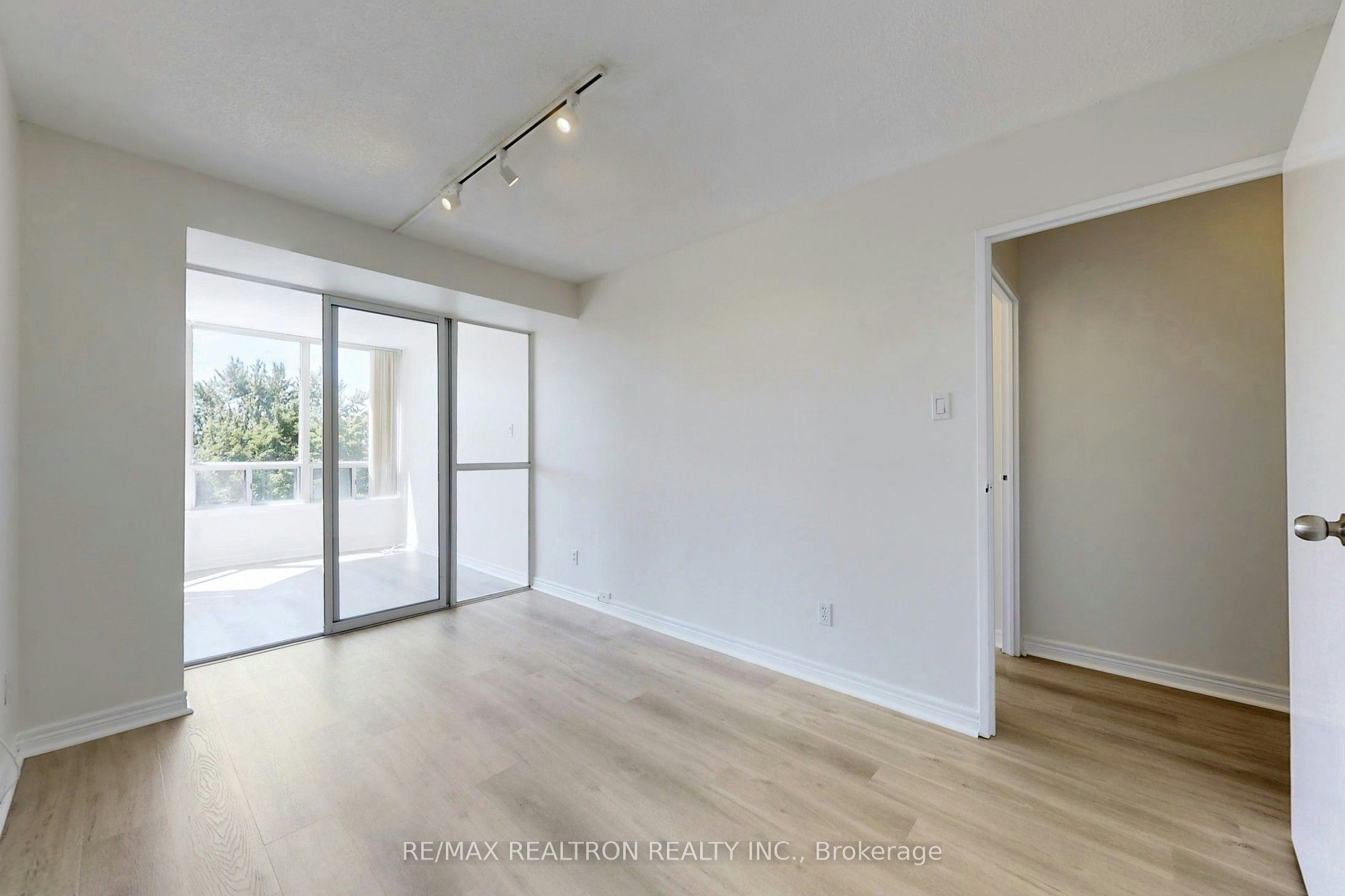 407-1131 Steeles Avenue W, Vaughan, ON, M2R 3W8 - 19