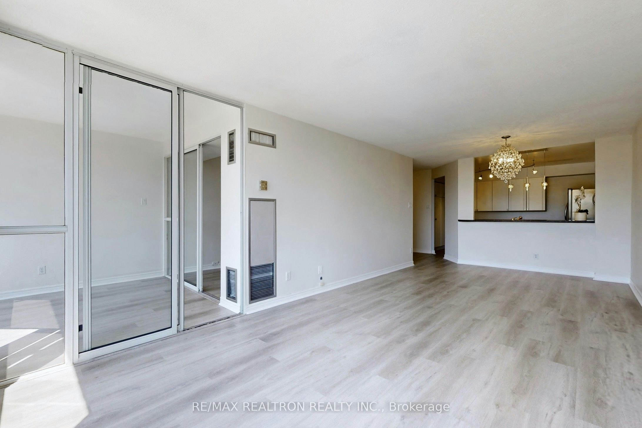 407-1131 Steeles Avenue W, Vaughan, ON, M2R 3W8 - 7