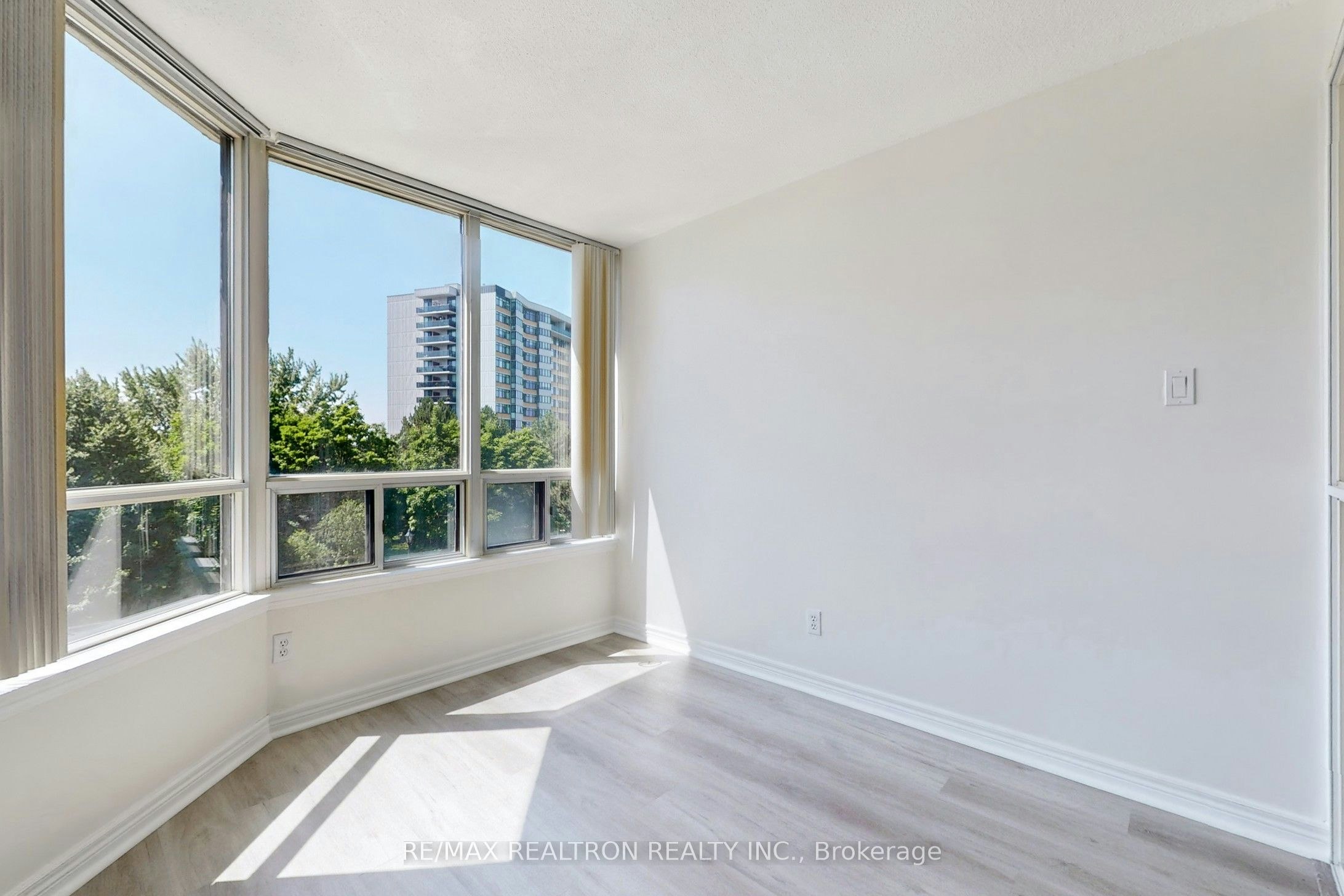 407-1131 Steeles Avenue W, Vaughan, ON, M2R 3W8 - 21