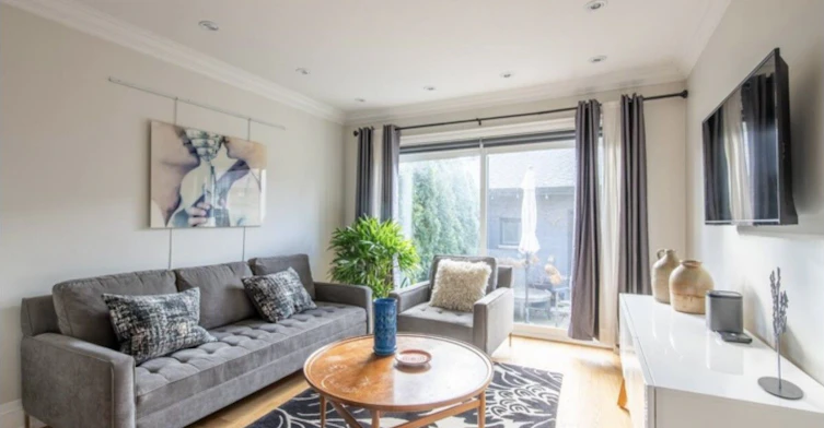 Main Floor-72 Grace Street, Toronto, ON, M6J 2S2 - 3