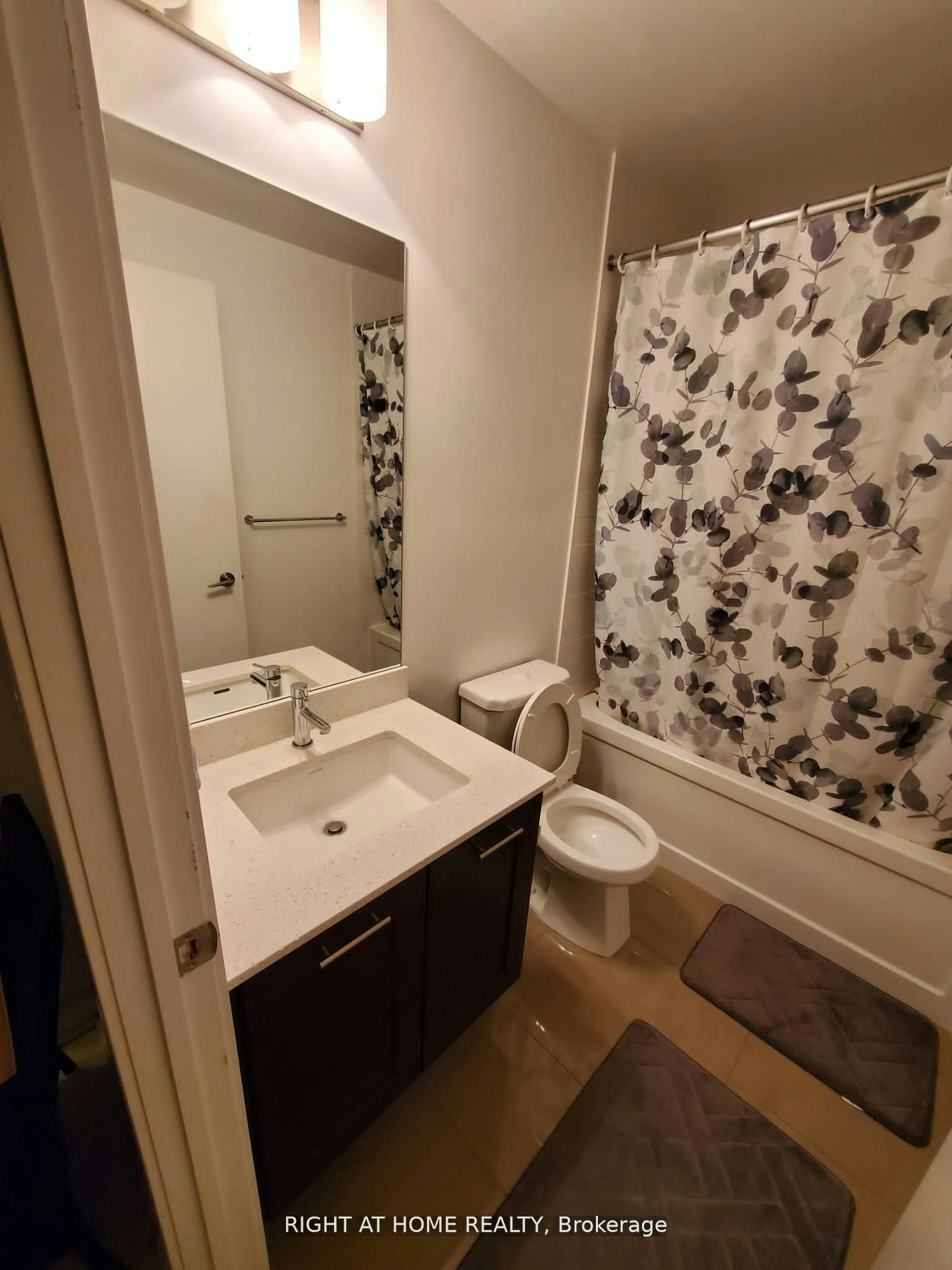 50 Bruyeres Mews, Toronto, ON, M5V 0G8 - 2