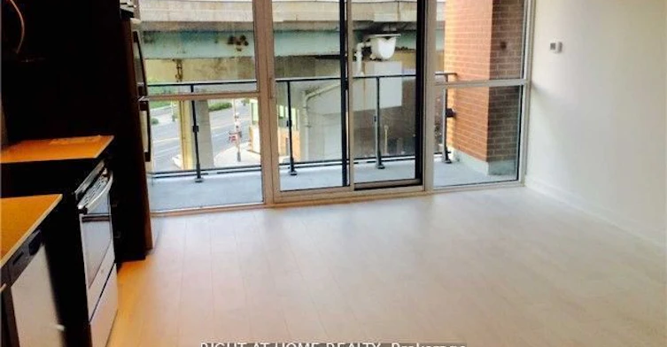 50 Bruyeres Mews, Toronto, ON, M5V 0G8 - 11