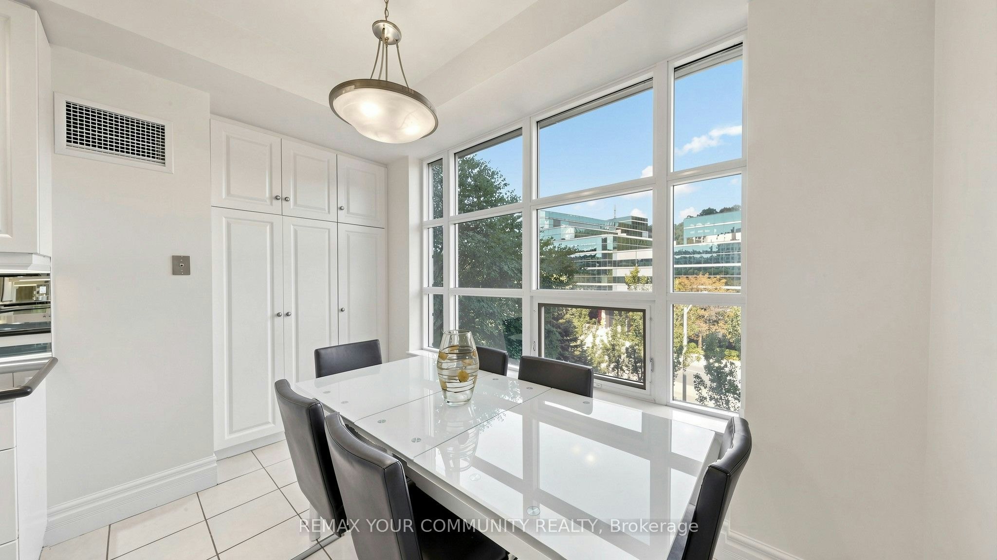 410-10 Old York Mills Road, Toronto, ON, M2P 2G9 - 20