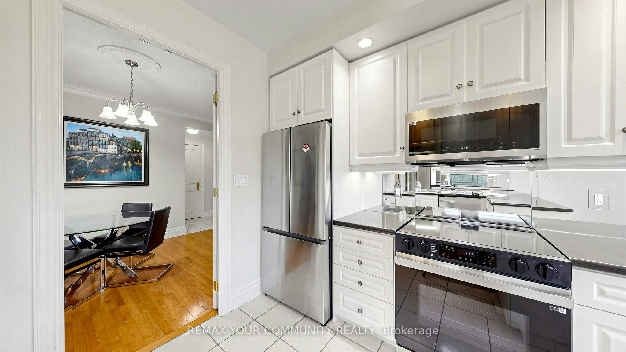 410-10 Old York Mills Road, Toronto, ON, M2P 2G9 - 13