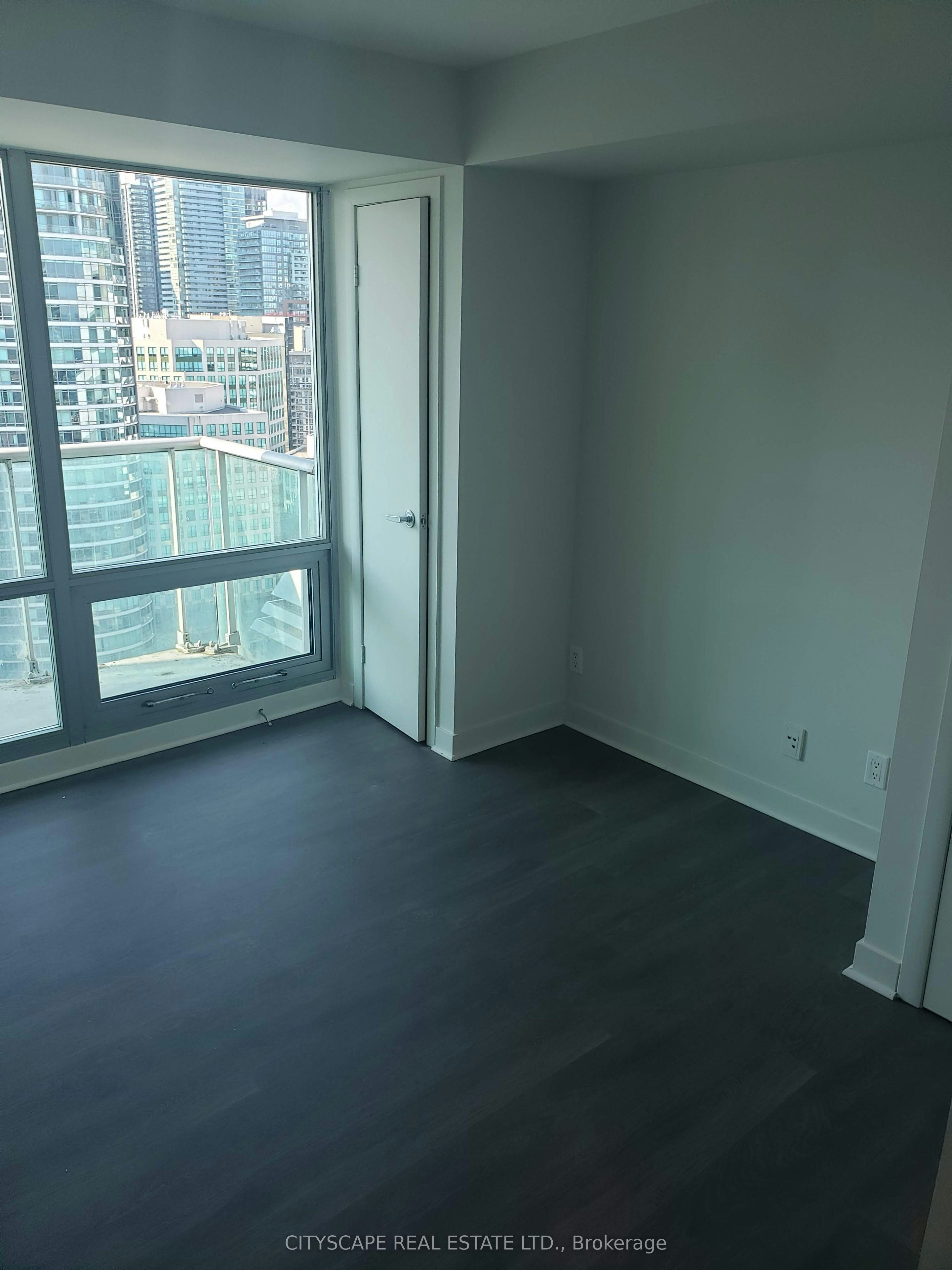 2911-81 Navy Wharf Court, Toronto, ON, M5V 3S2 - 4
