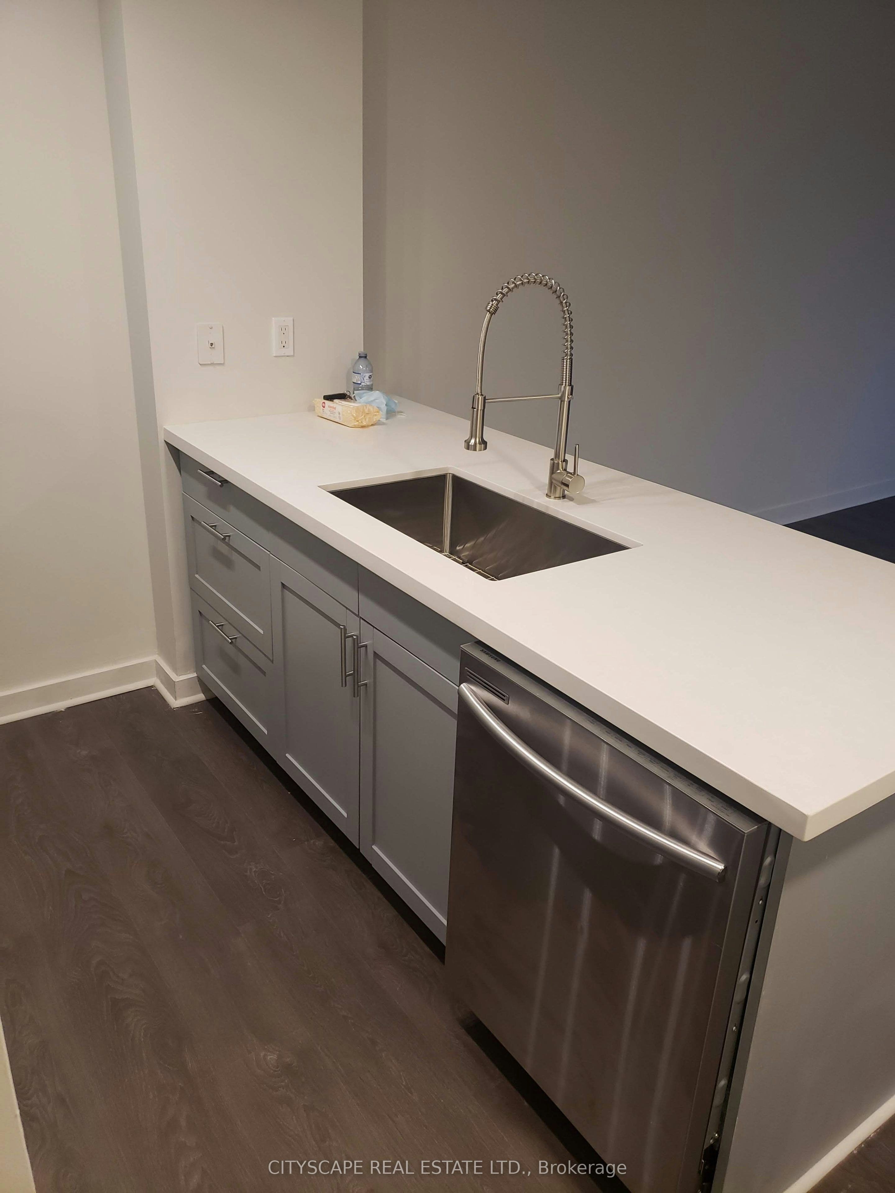 2911-81 Navy Wharf Court, Toronto, ON, M5V 3S2 - 9