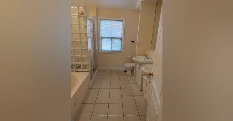 Main Floor-82 Caines Avenue, Toronto, ON, M2R 2L3 - 13