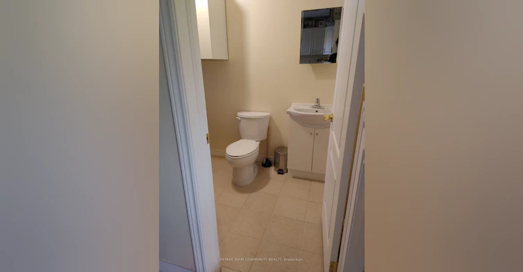 Main Floor-82 Caines Avenue, Toronto, ON, M2R 2L3 - 12
