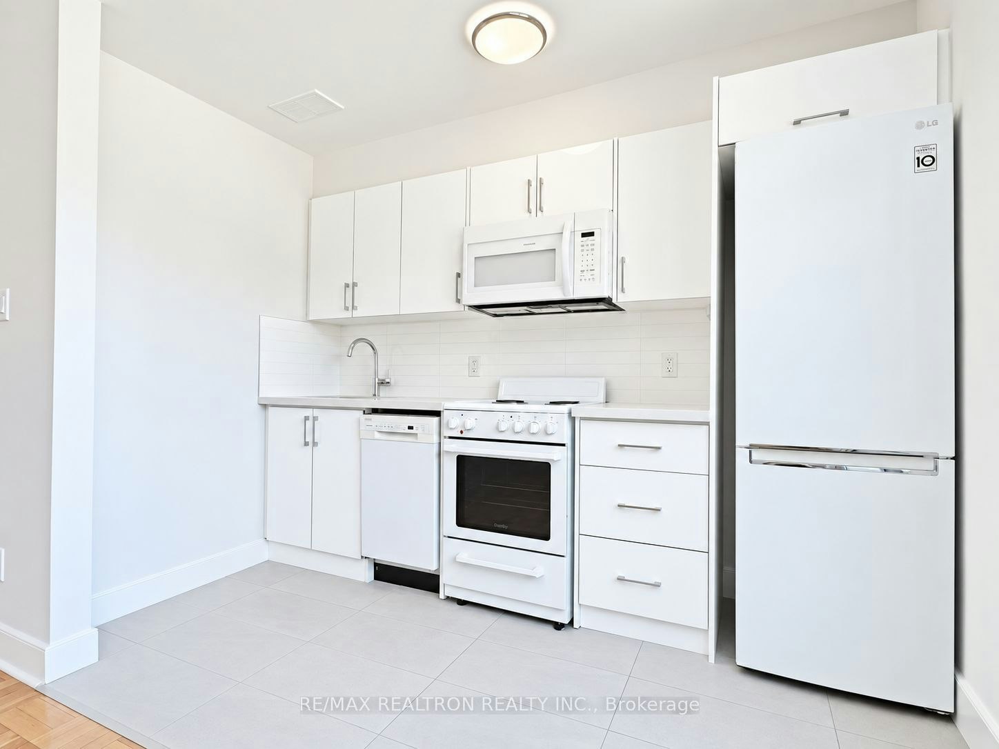 304-1545 Bathurst Street, Toronto, ON, M5P 3H6 - 3