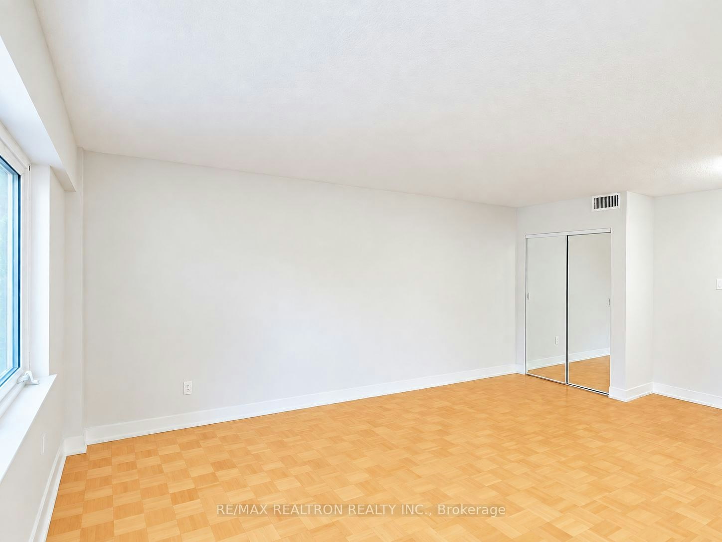 104-95 Lawton Boulevard, Toronto, ON, M4V 1Z8 - 3