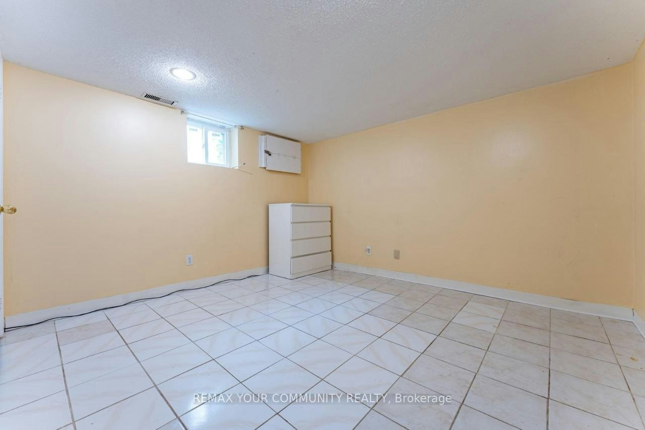 Basement-82 Caines Avenue, Toronto, ON, M2R 2L3 - 9
