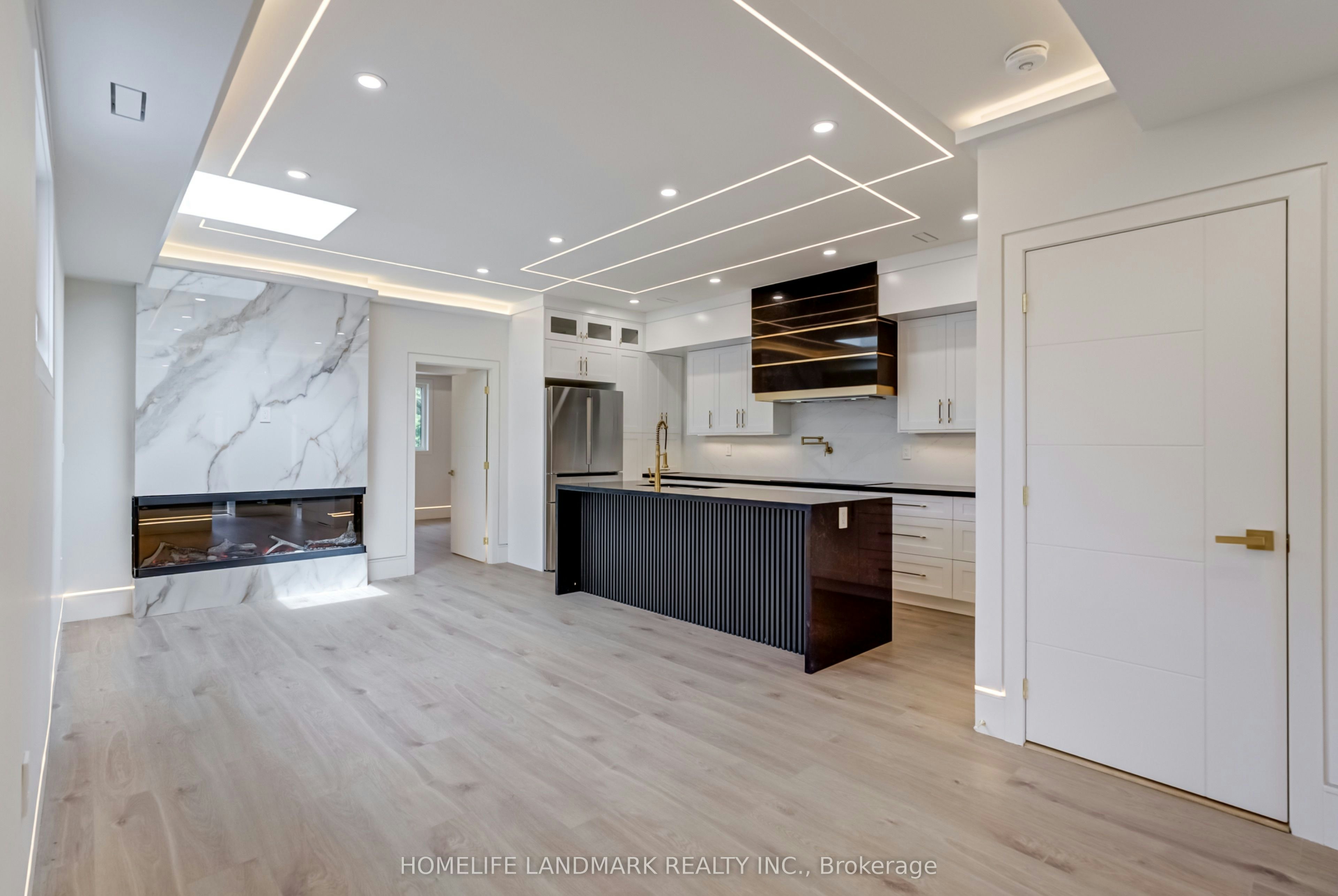 The Palazzo-23 Coulson Avenue, Toronto, ON, M4V 1Y3 - 5