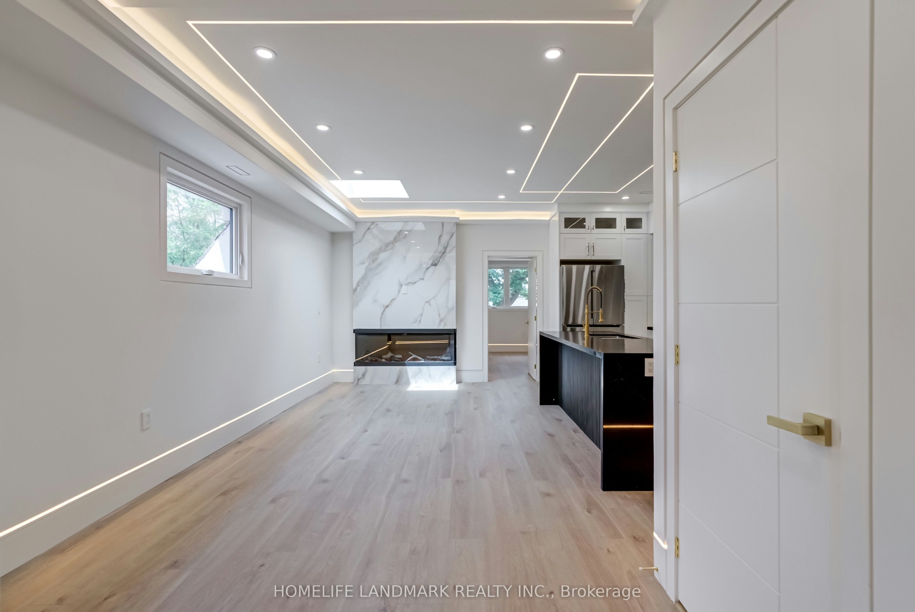 The Palazzo-23 Coulson Avenue, Toronto, ON, M4V 1Y3 - 4