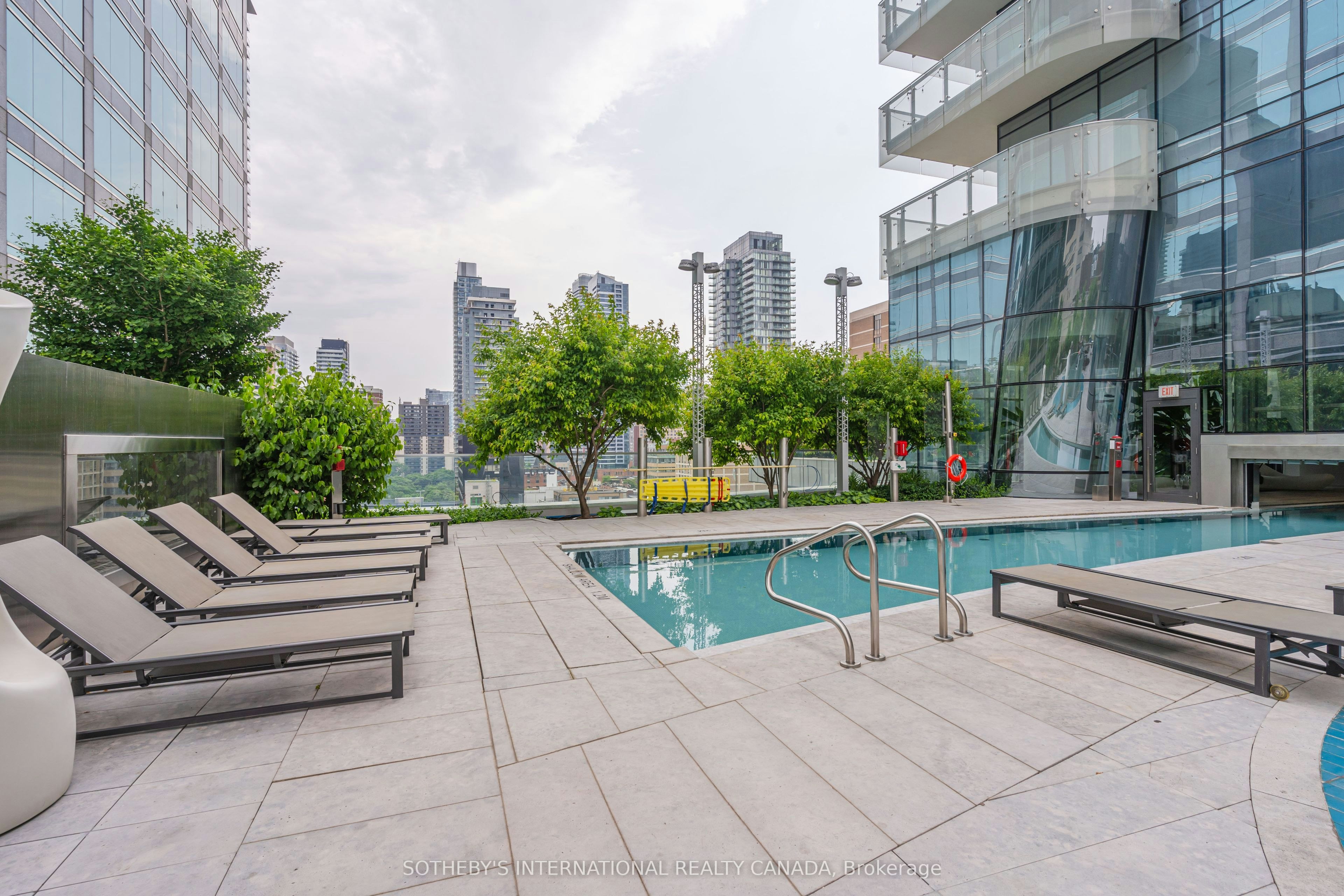 6404-1 Bloor Street E, Toronto, ON, M4W 1A9 - 41