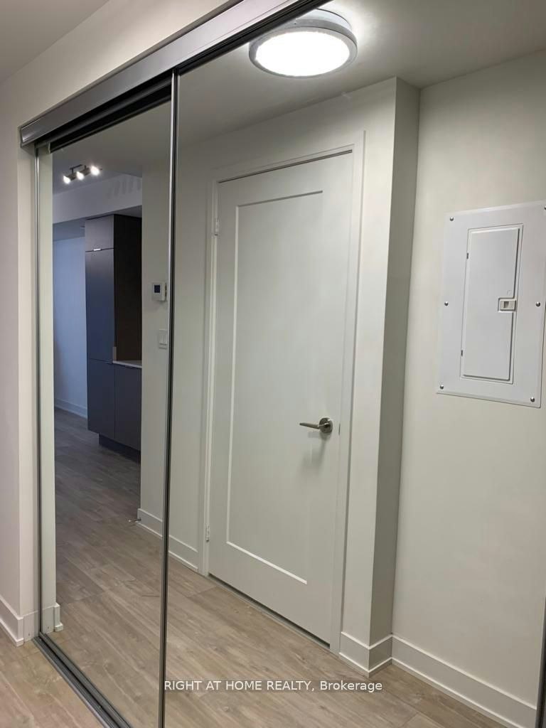 1416W-27 Bathurst Street, Toronto, ON, M5V 2P1 - 9
