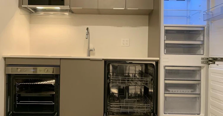 1416W-27 Bathurst Street, Toronto, ON, M5V 2P1 - 6