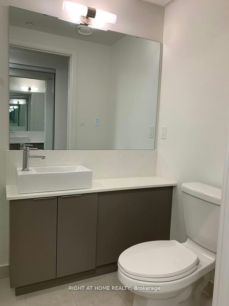 1416W-27 Bathurst Street, Toronto, ON, M5V 2P1 - 7