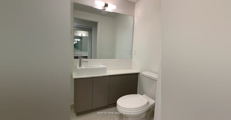 1416W-27 Bathurst Street, Toronto, ON, M5V 2P1 - 7