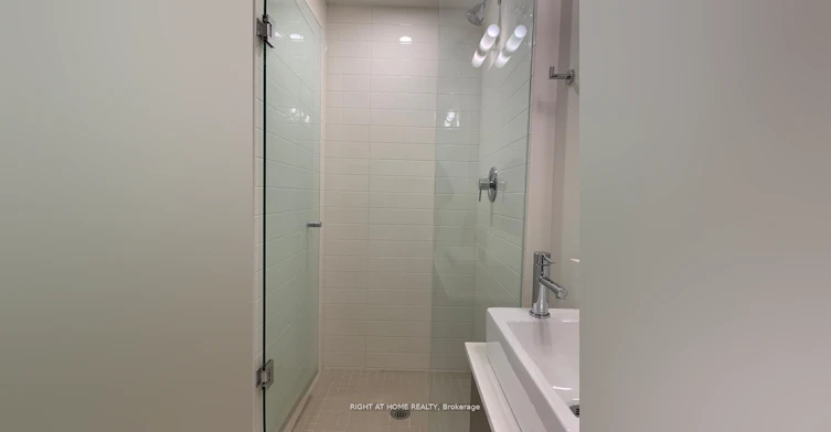 1416W-27 Bathurst Street, Toronto, ON, M5V 2P1 - 8