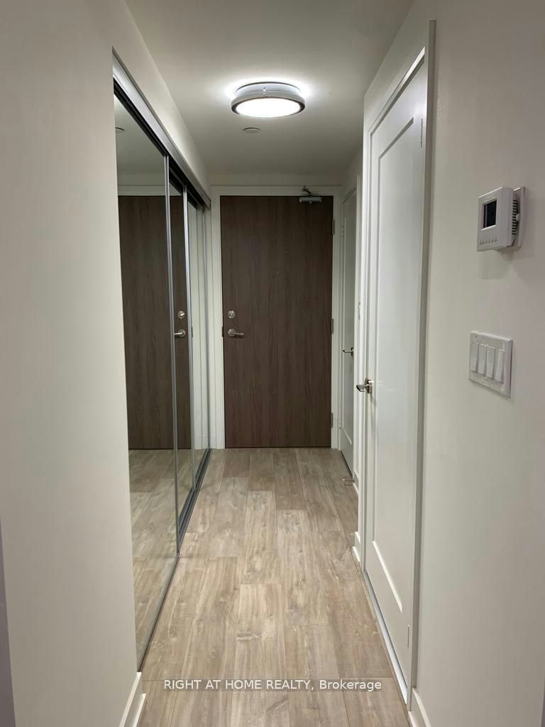 1416W-27 Bathurst Street, Toronto, ON, M5V 2P1 - 4