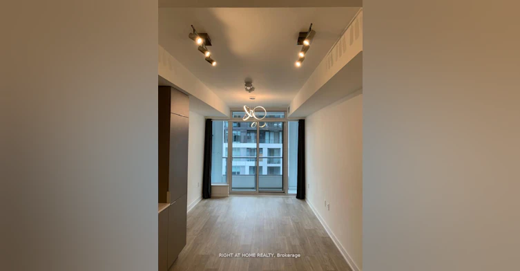 1416W-27 Bathurst Street, Toronto, ON, M5V 2P1 - 2