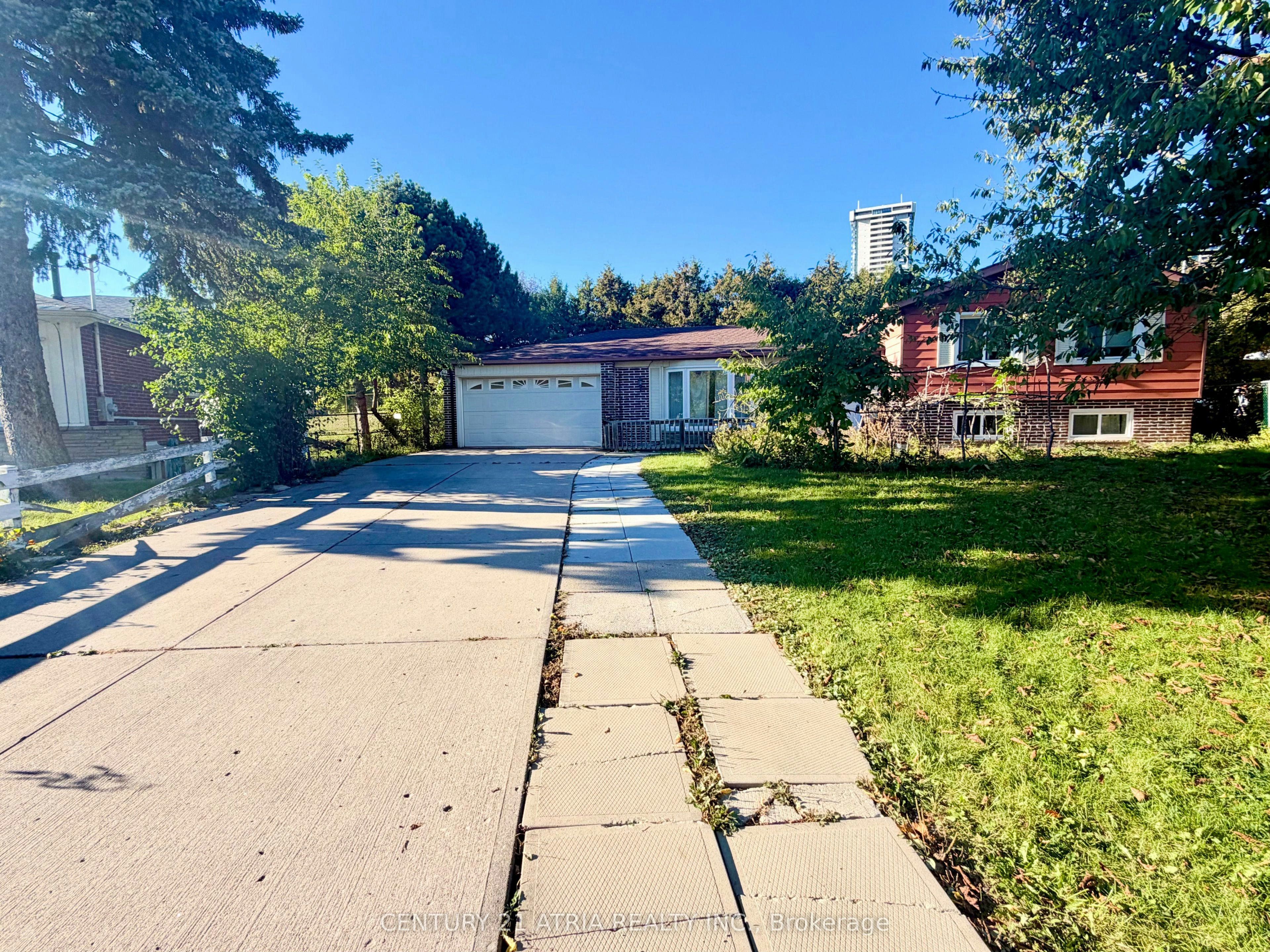 Ground Level-24 Axsmith Crescent, Toronto, ON, M2J 3K3