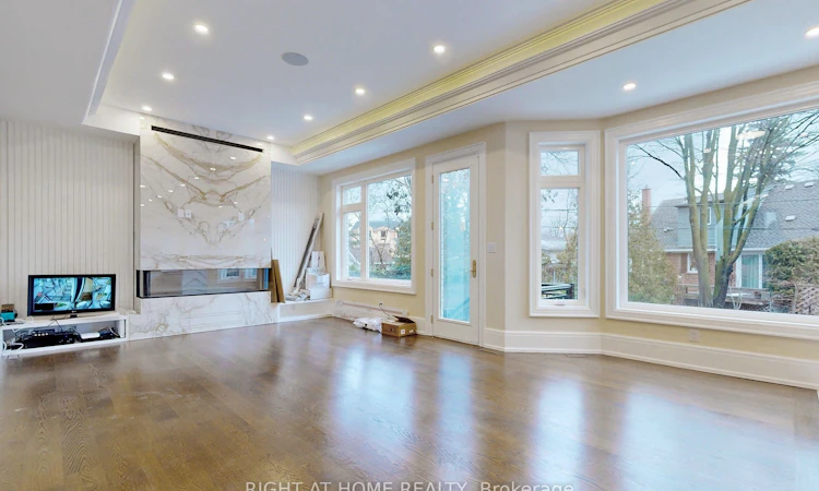 10 Jocelyn Crescent