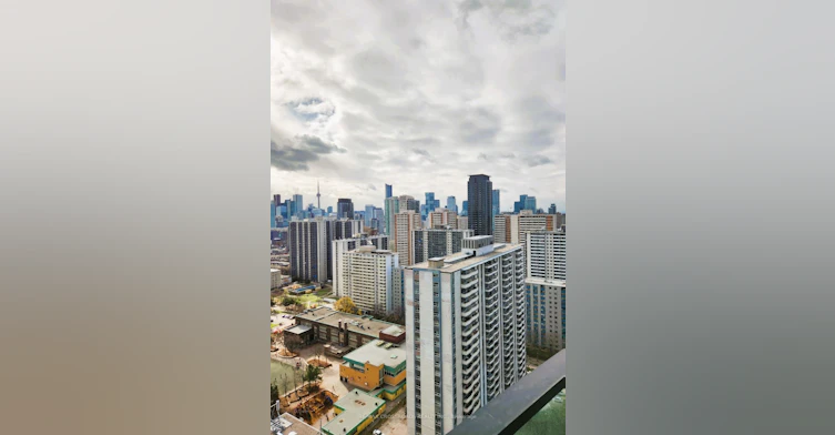 2821-585 Bloor Street E, Toronto, ON, M4W 0B3 - 15