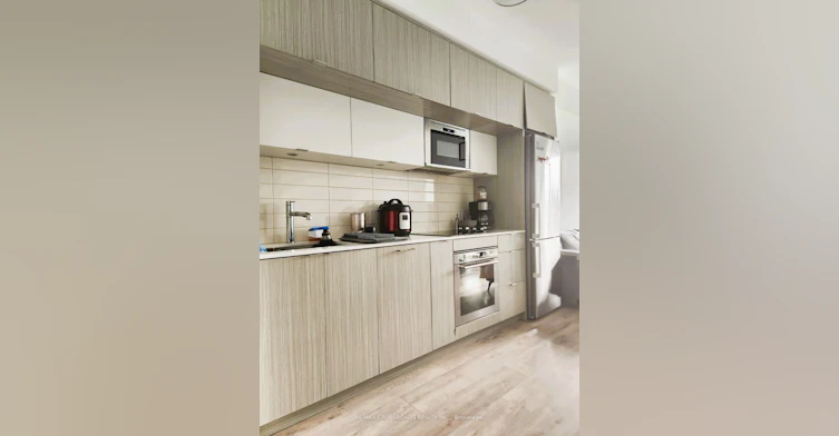 2821-585 Bloor Street E, Toronto, ON, M4W 0B3 - 2
