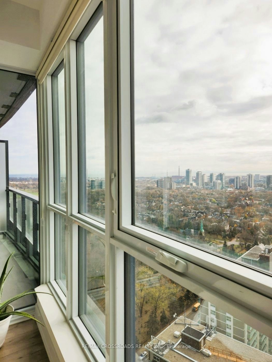 2821-585 Bloor Street E, Toronto, ON, M4W 0B3 - 11