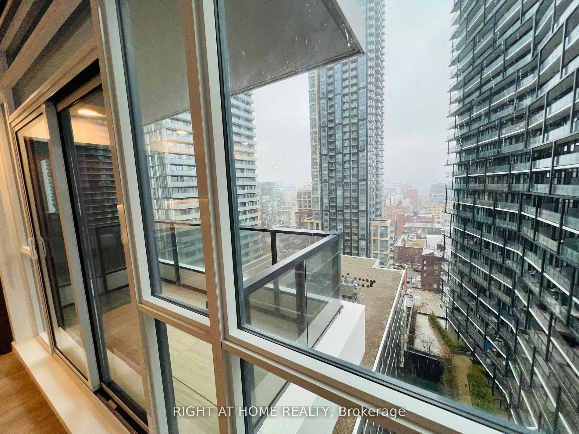 2311-38 Widmer Street, Toronto, ON, M5V 3M6 - 29