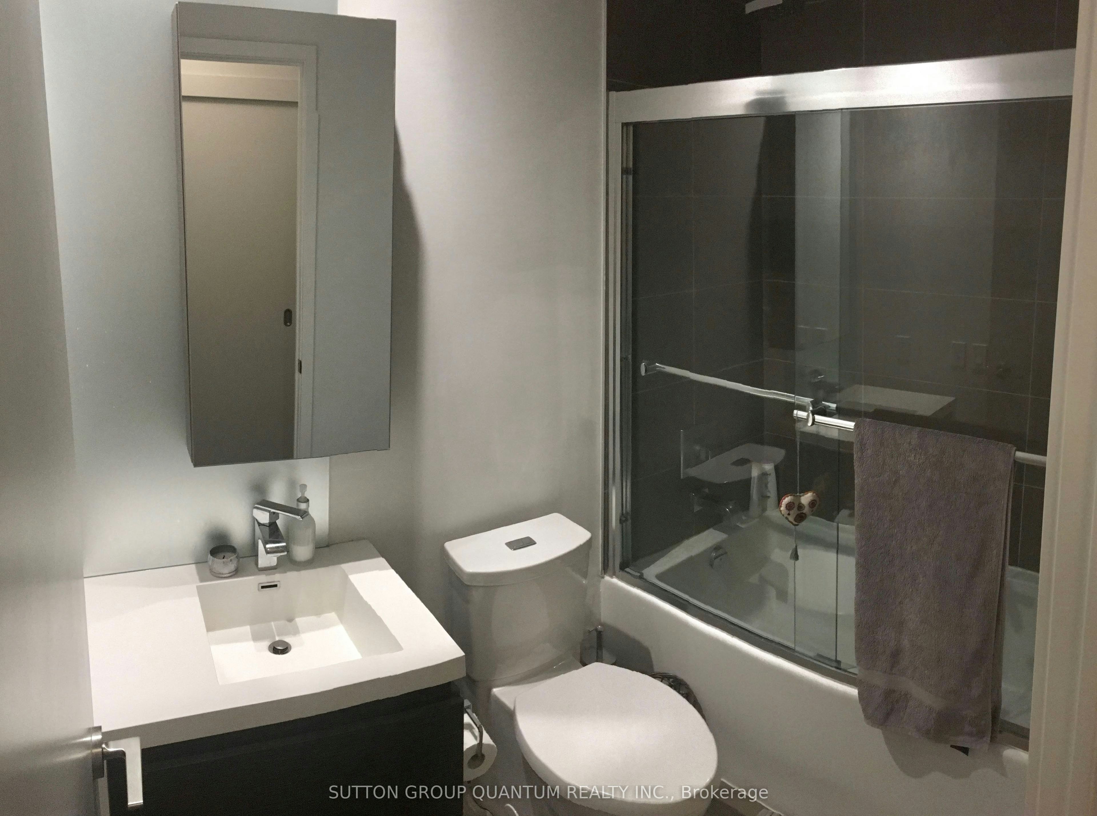 220-1030 King Street W, Toronto, ON, M6K 0B4 - 6