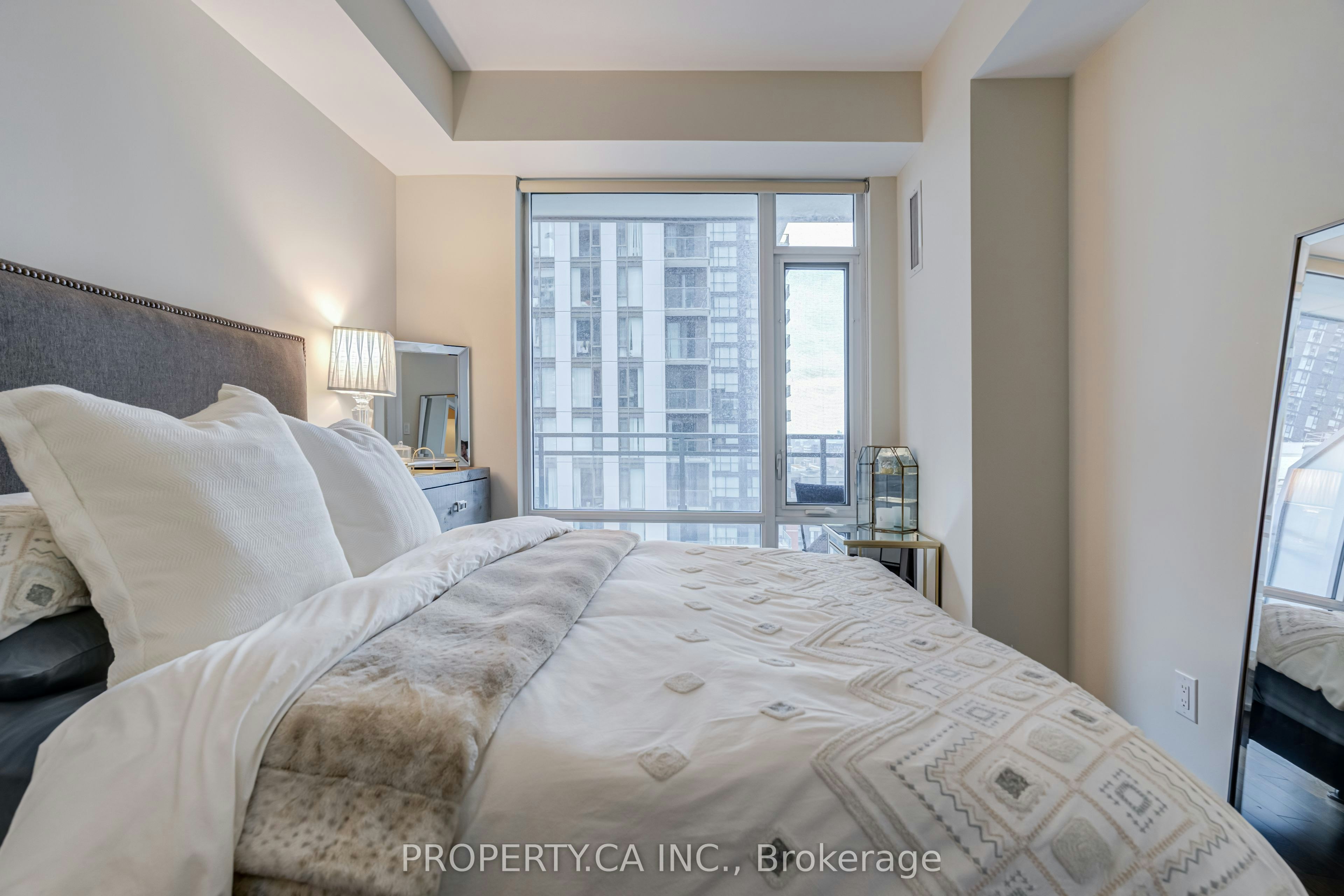 1801-21 Widmer Street, Toronto, ON, M5V 0B8 - 13