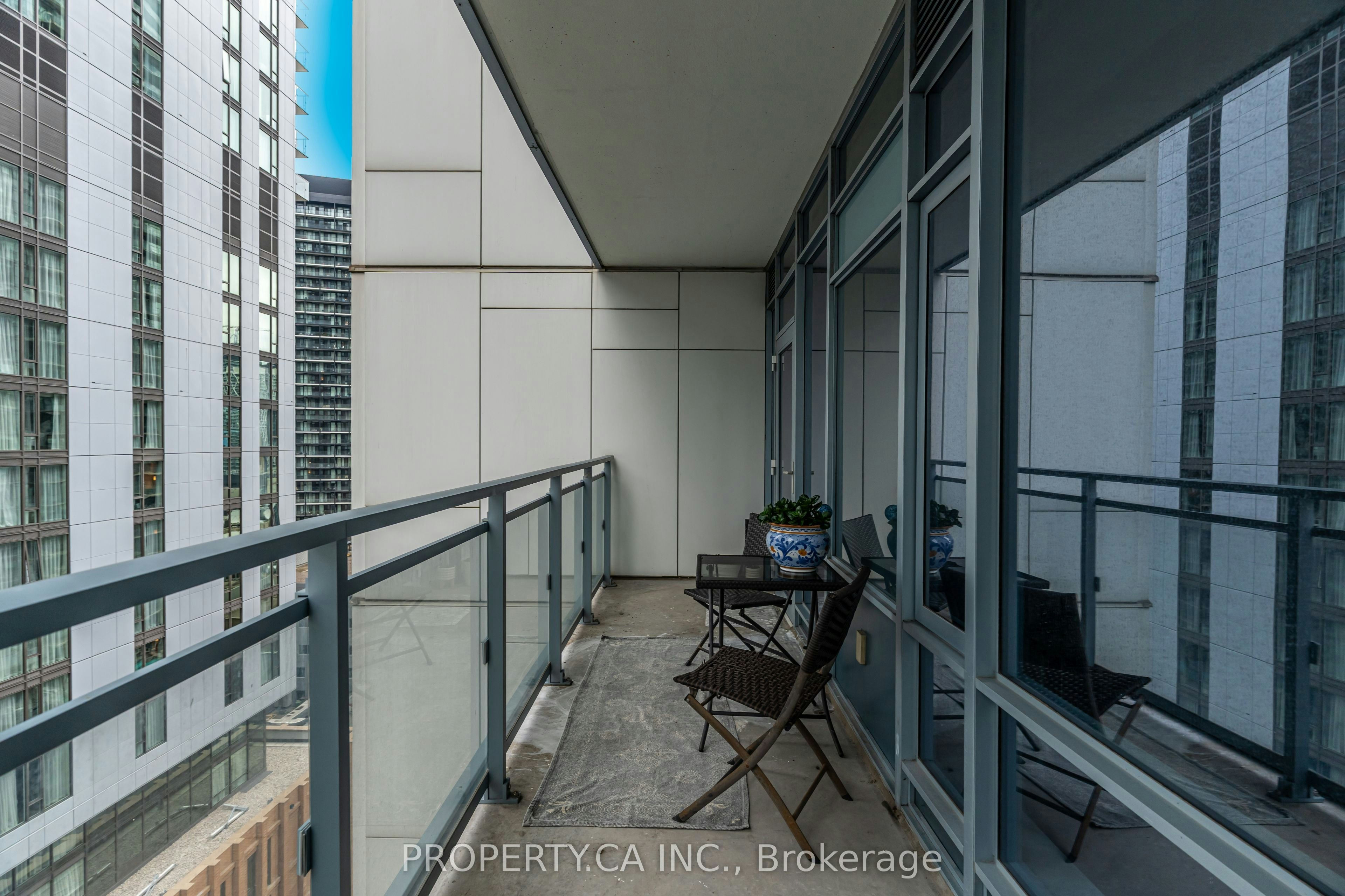 1801-21 Widmer Street, Toronto, ON, M5V 0B8 - 25