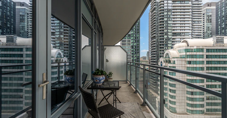 1801-21 Widmer Street, Toronto, ON, M5V 0B8 - 23