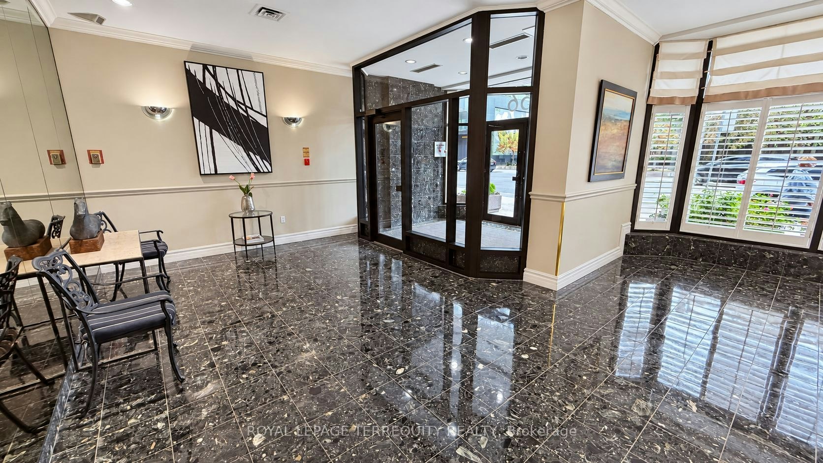 14C-256 Jarvis Street, Toronto, ON, M5B 2J4 - 4