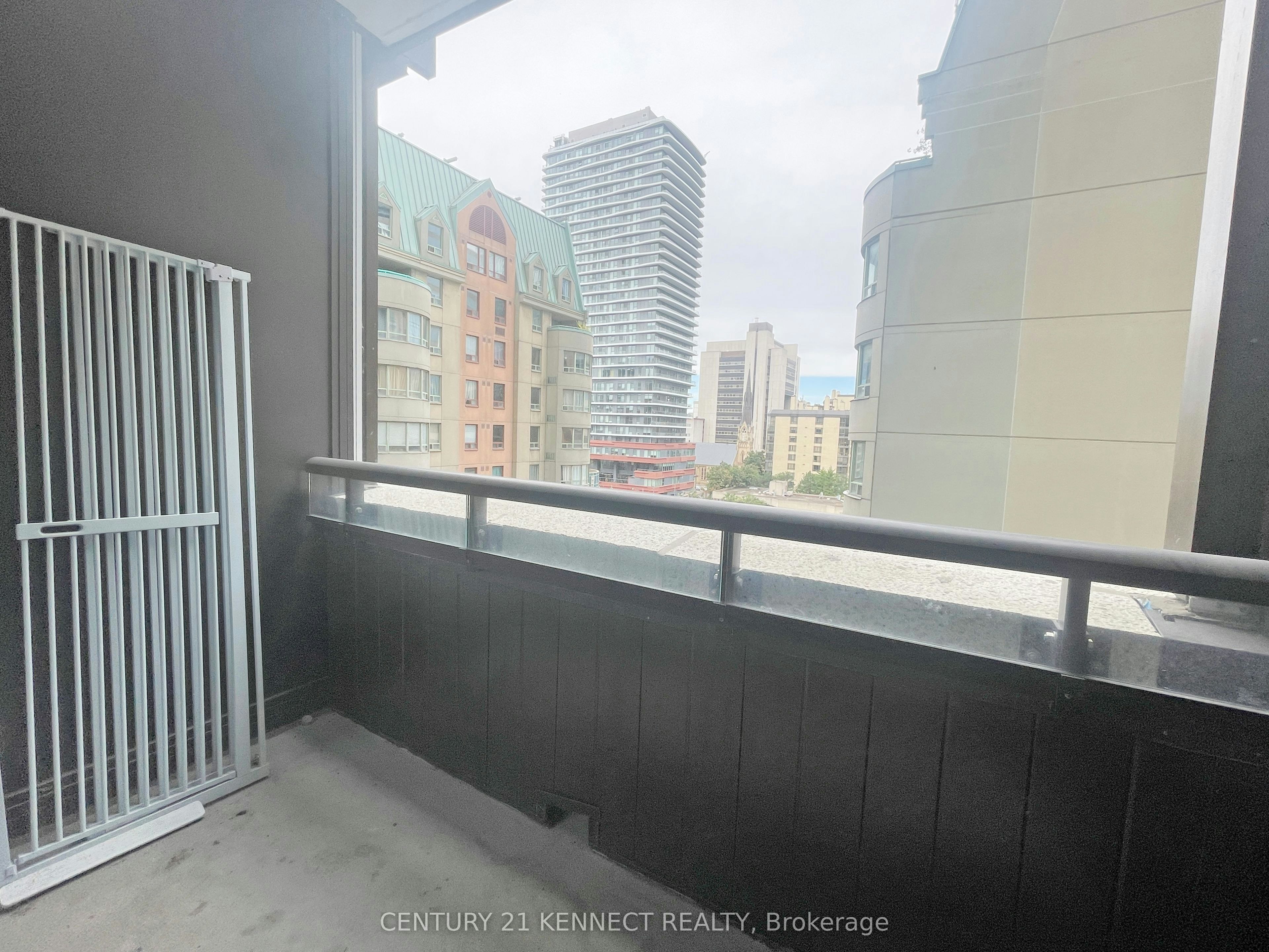 720-238 Simcoe Street, Toronto, ON, M5T 1T4 - 13