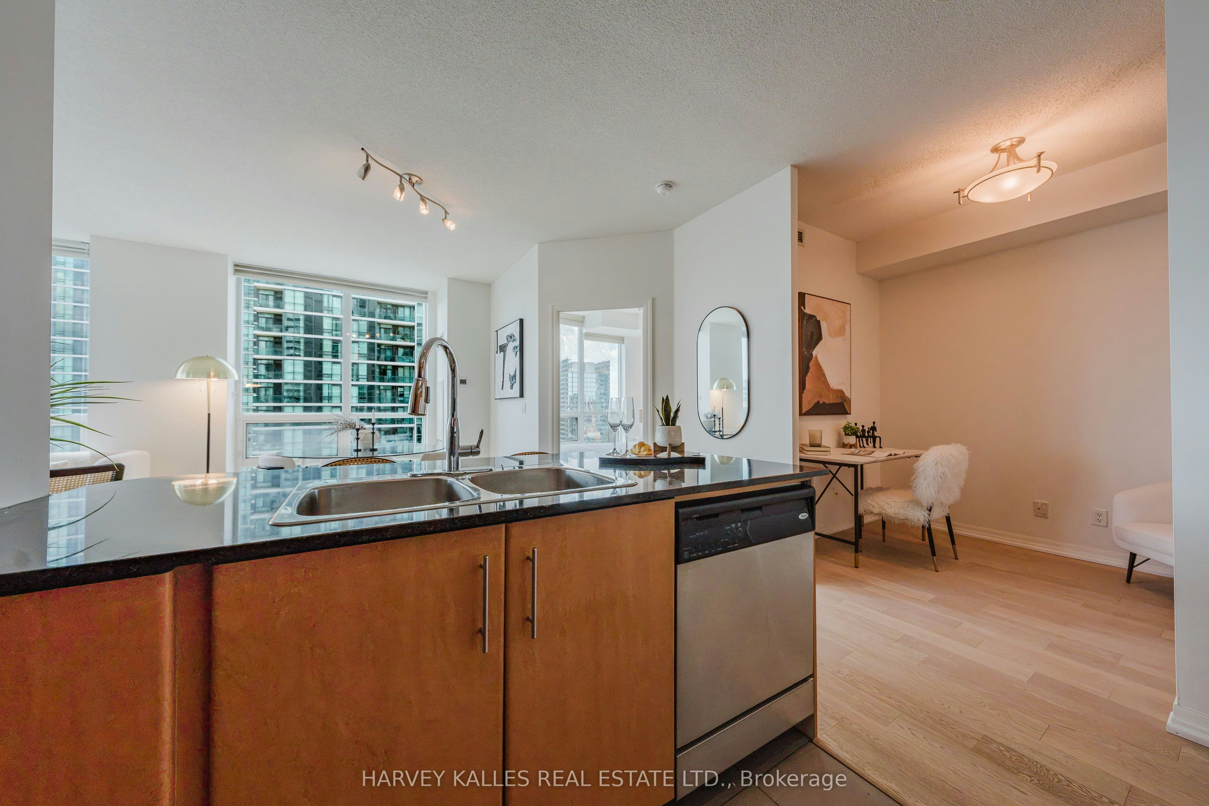 3211-16 Yonge Street, Toronto, ON, M5E 2A1 - 10