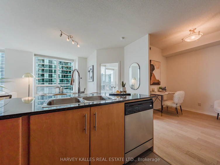 3211-16 Yonge Street, Toronto, ON, M5E 2A1 - 10